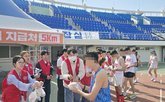 간식배부 사진