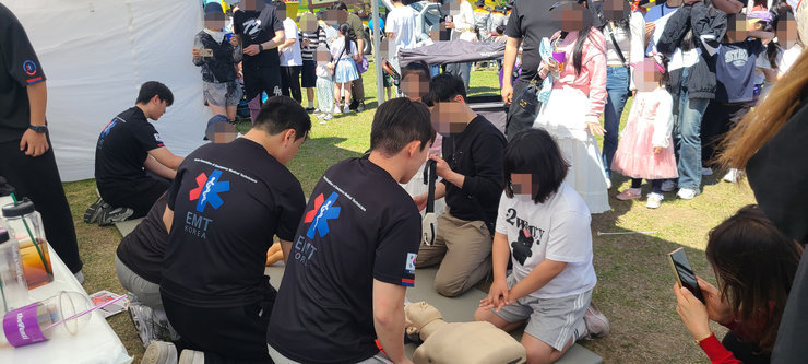 대학부스 운영 봉사